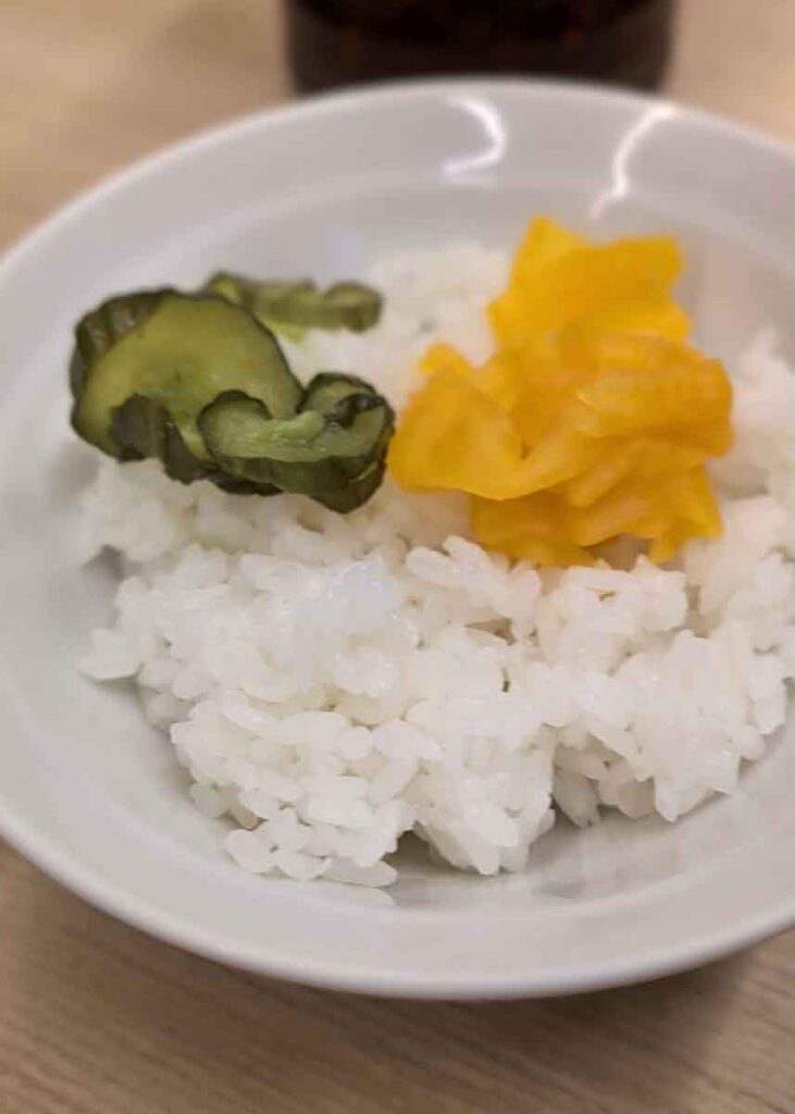 武骨家で終日無料のライス。お漬物もうれしい！