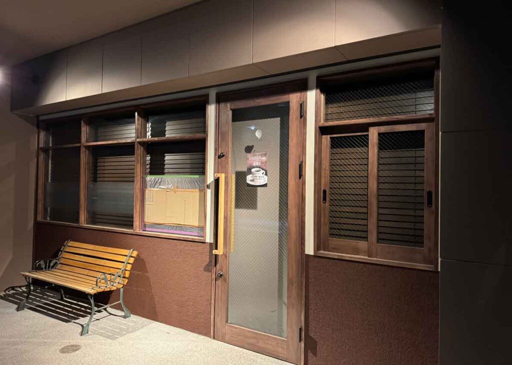 「よはく」オープン準備中の店舗外観